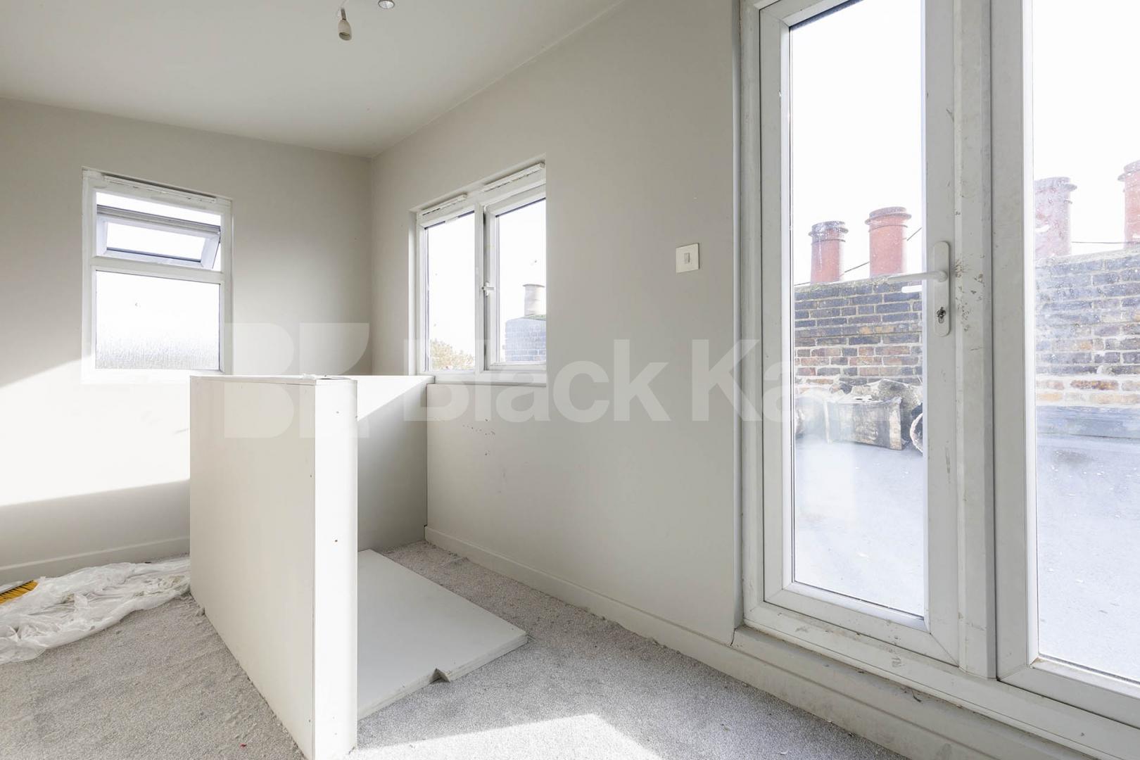 Two double bedrooms spacious lounge located within minutes from Ladbroke Grove Ladbroke Grove, Ladbroke Grove 